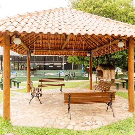 Apto A 800M Da Praia Do Jardim Em أنجرا دوس ريس المظهر الخارجي الصورة