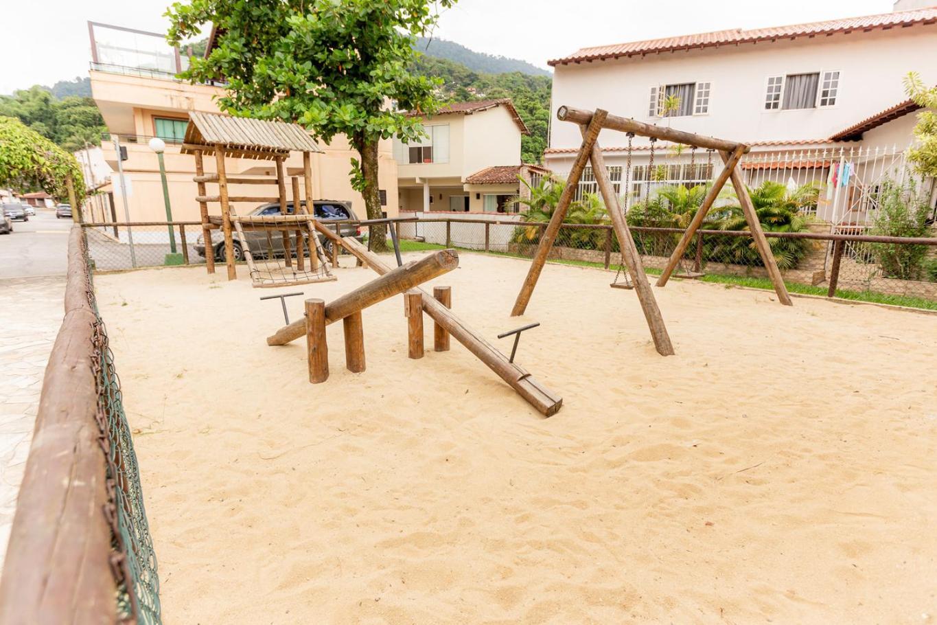 Apto A 800M Da Praia Do Jardim Em أنجرا دوس ريس المظهر الخارجي الصورة